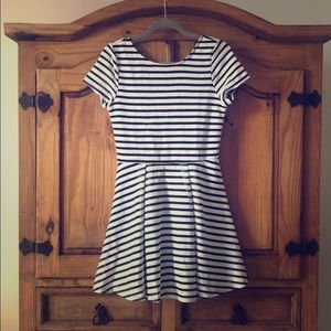 Adorable Black and white striped Mini Dress ❤️💕